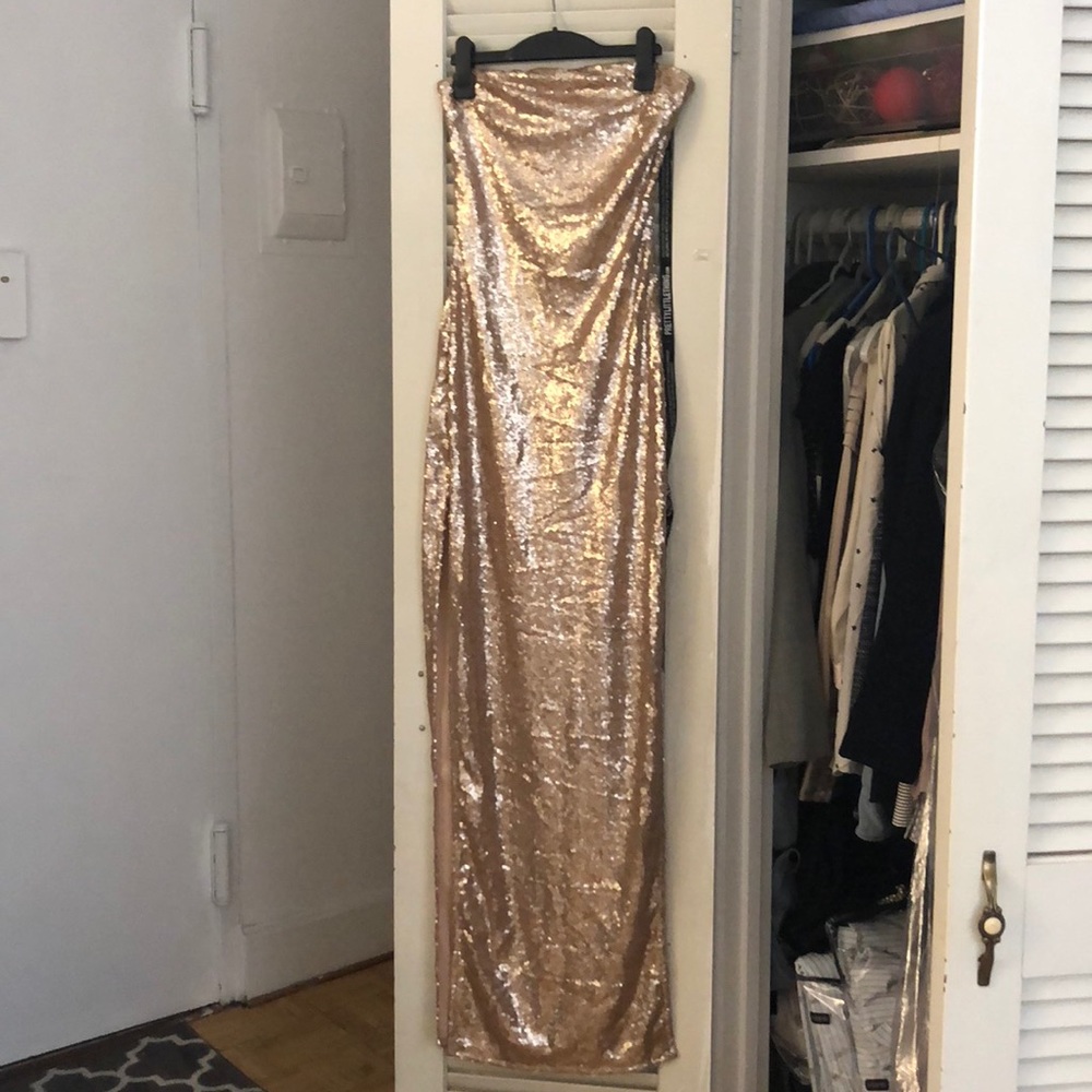 Pretty Little Thing NWT Rose gold sequins